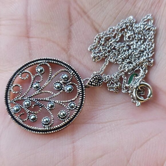 Women Necklace Round Pendant Fashion Jewelry Silver Tone Chain Necklace - Picture 1 of 11